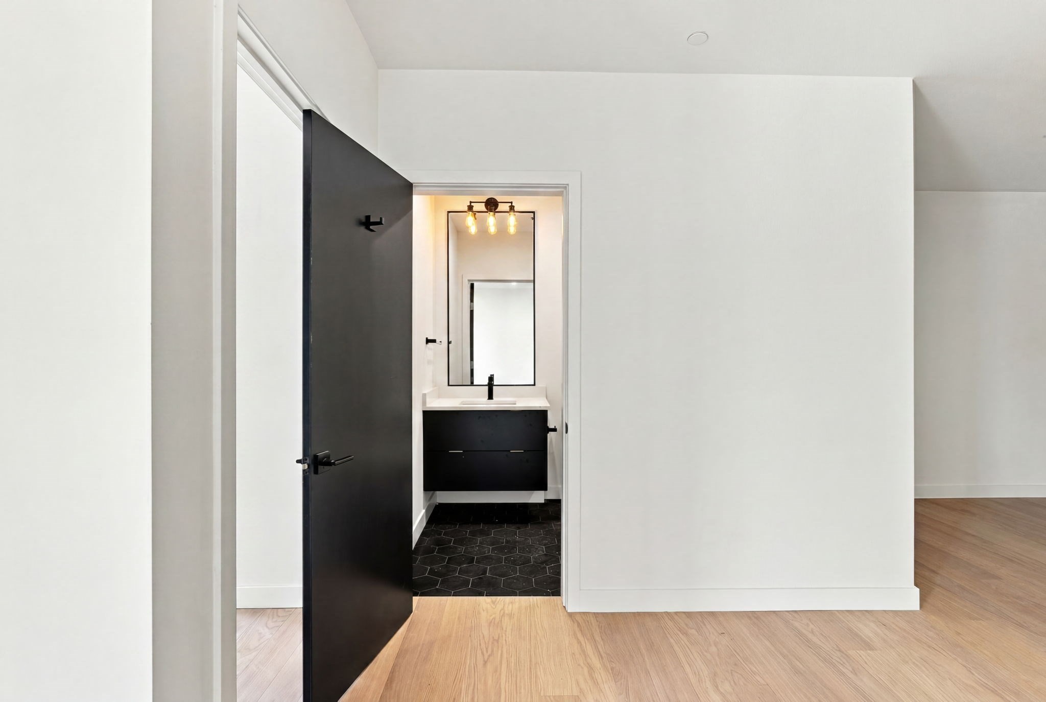 22 High Street # 203 Property Photo 18