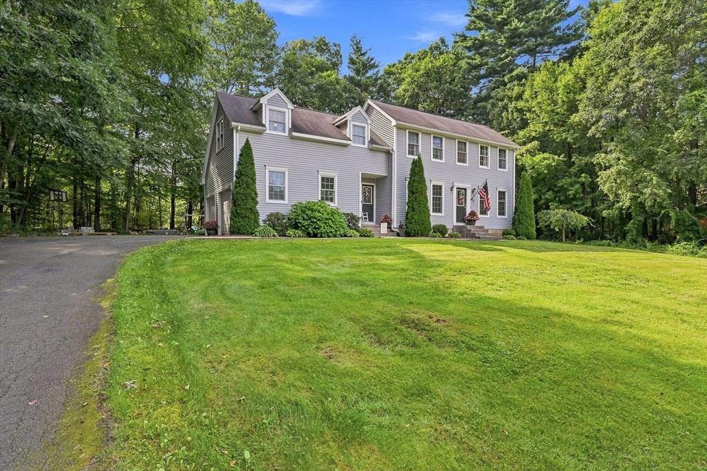 30 Sylvan Circle Property Photo 2