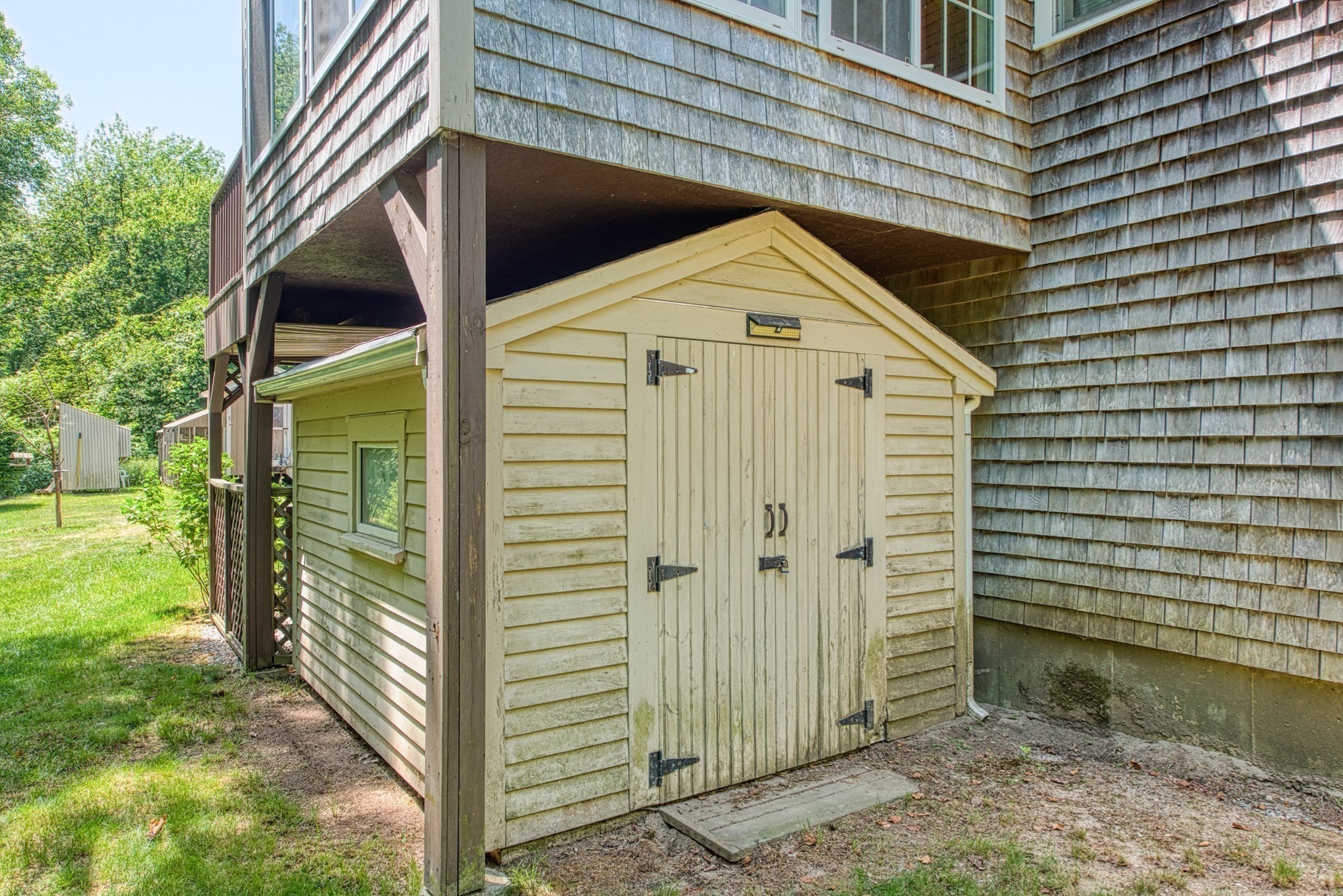 231 Thompson Street Property Photo 9