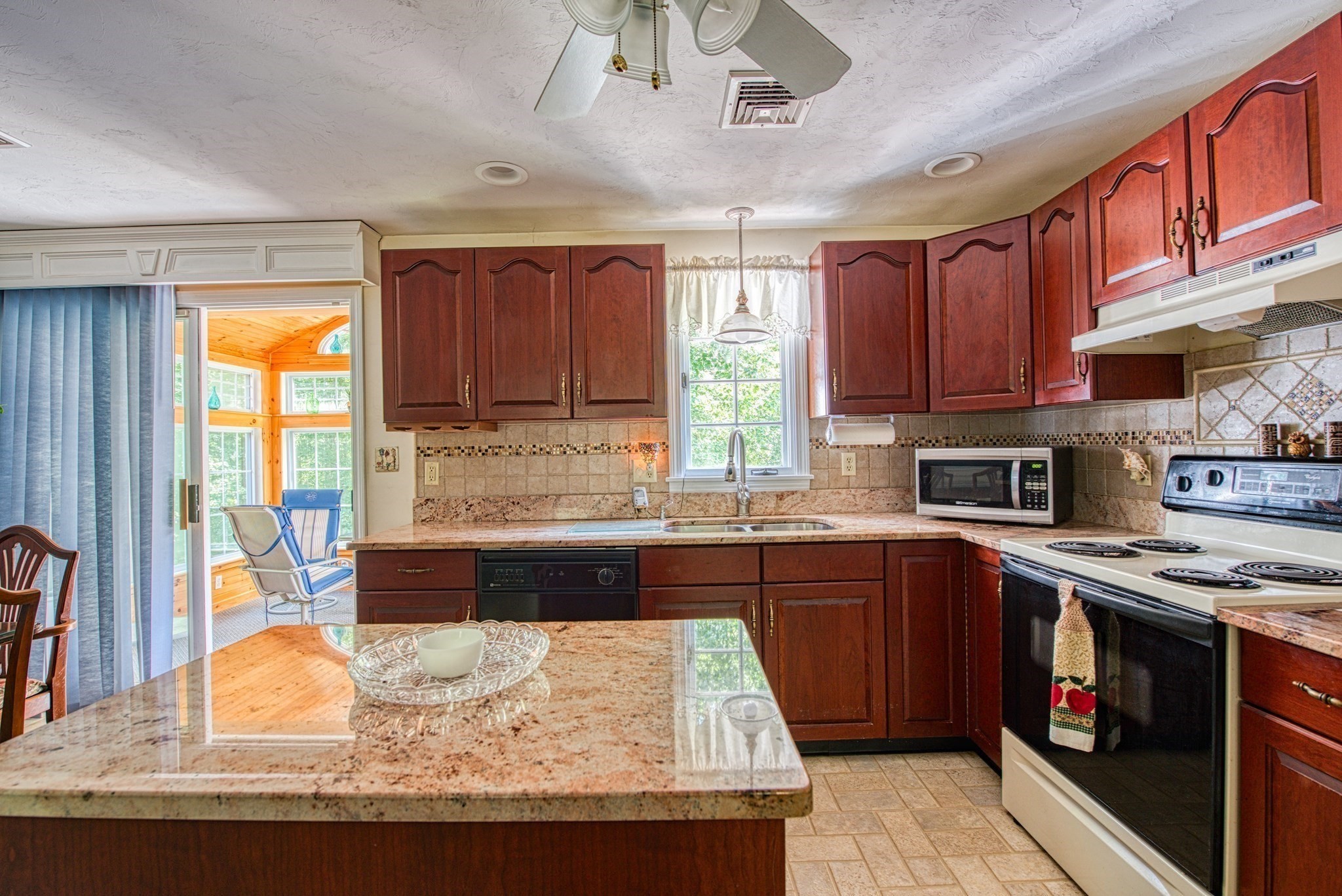 231 Thompson Street Property Photo 16