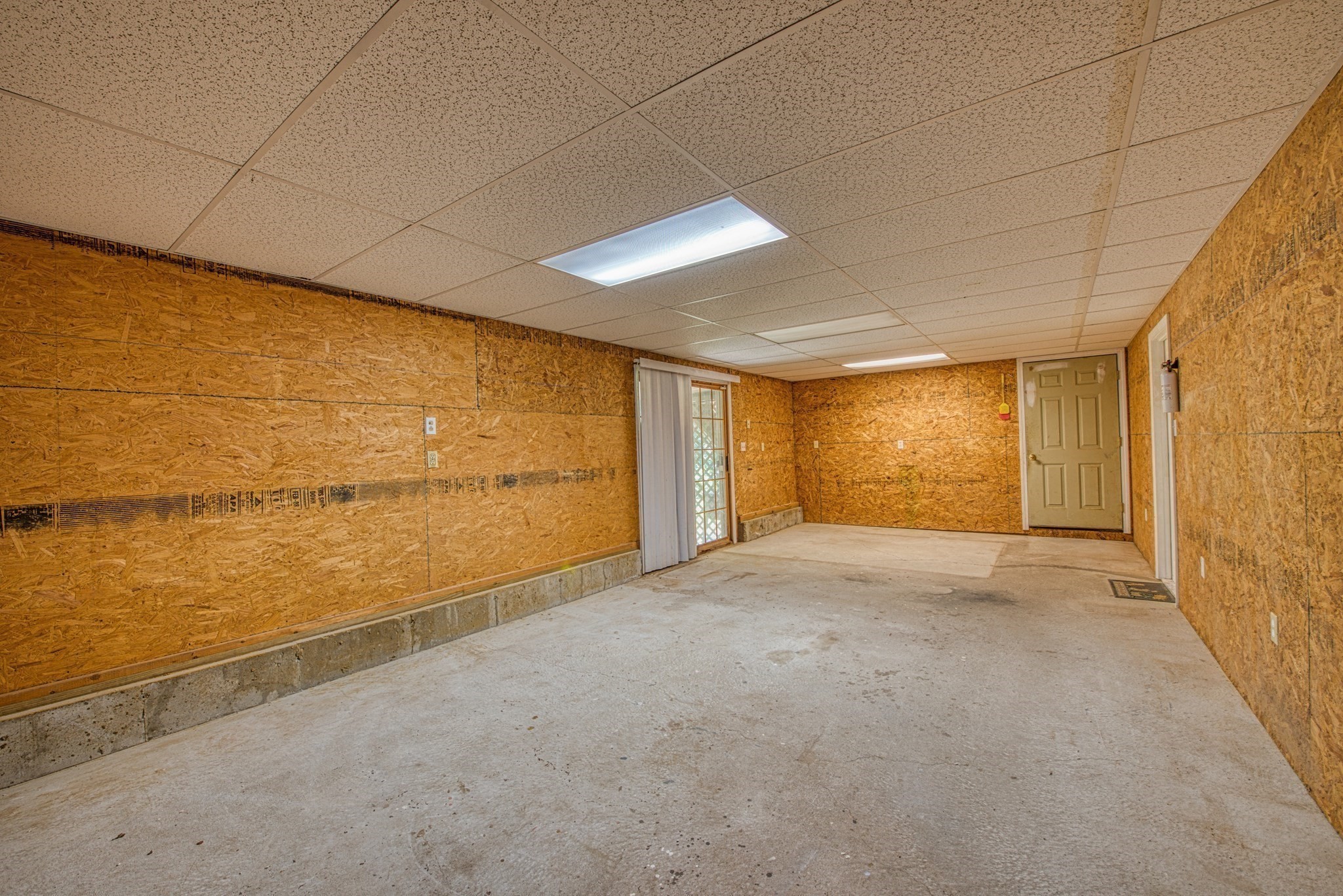 231 Thompson Street Property Photo 34
