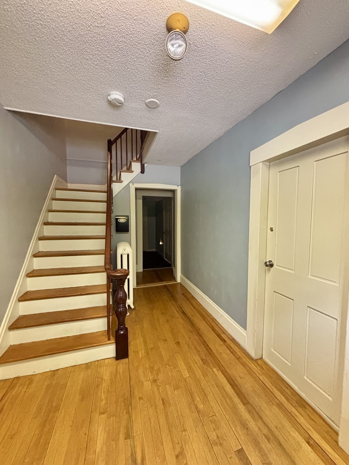 531 Summer St Property Photo 4