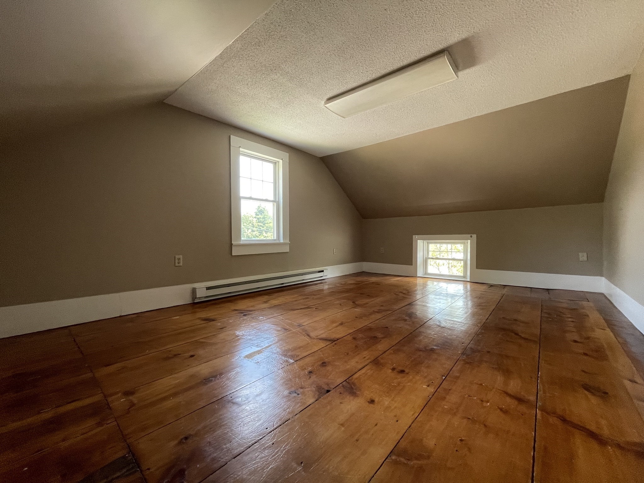 531 Summer St Property Photo 12
