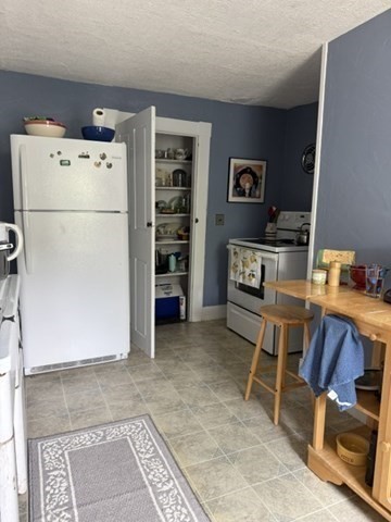 43 Summer St Property Photo 31