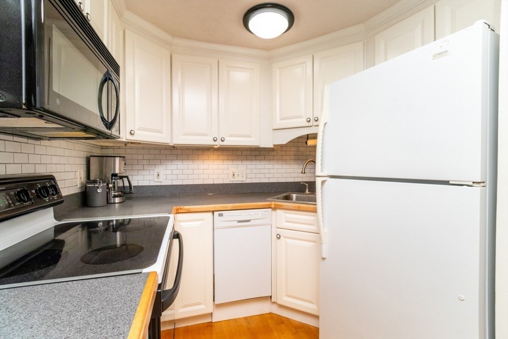 94 Newbury Ave # 100 Property Photo 8