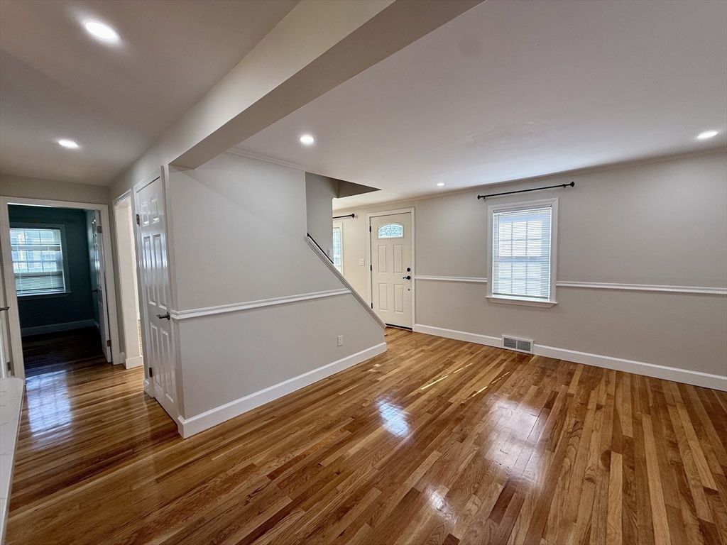 12 Hendricks St Property Photo 8