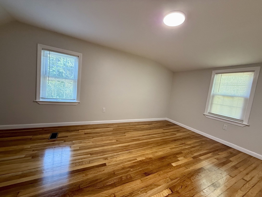 12 Hendricks St Property Photo 9
