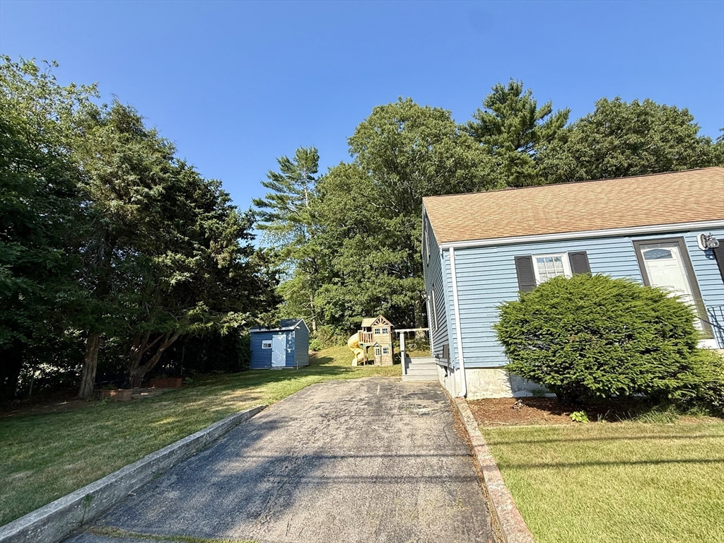 12 Hendricks St Property Photo 19