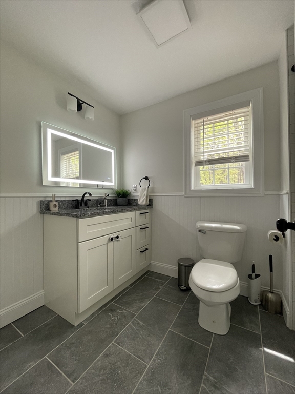 122 Swan Ave Property Photo 18