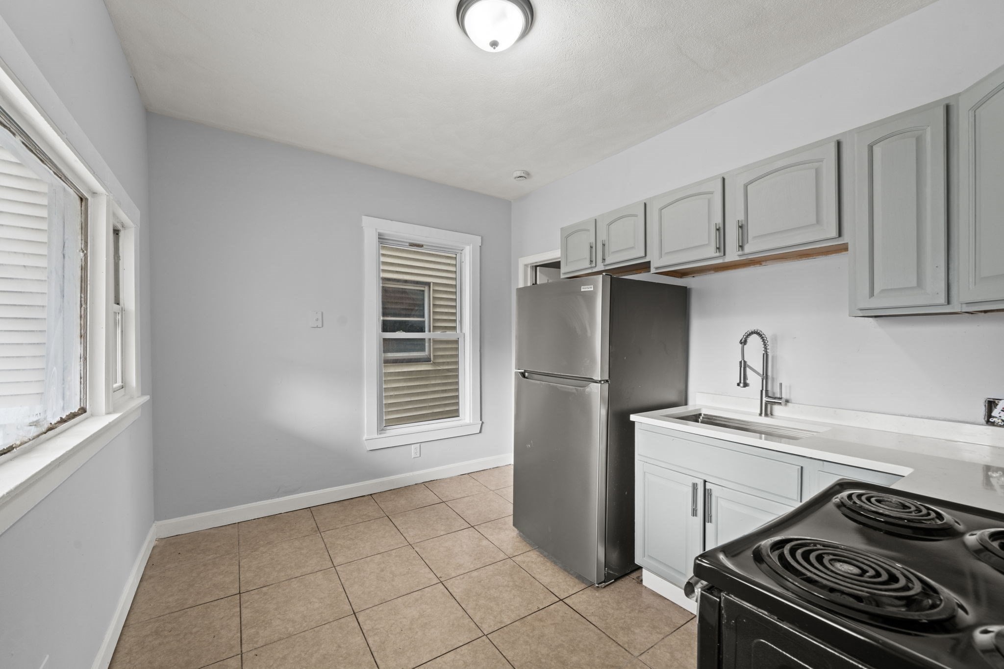 162 Washington St Property Photo 2