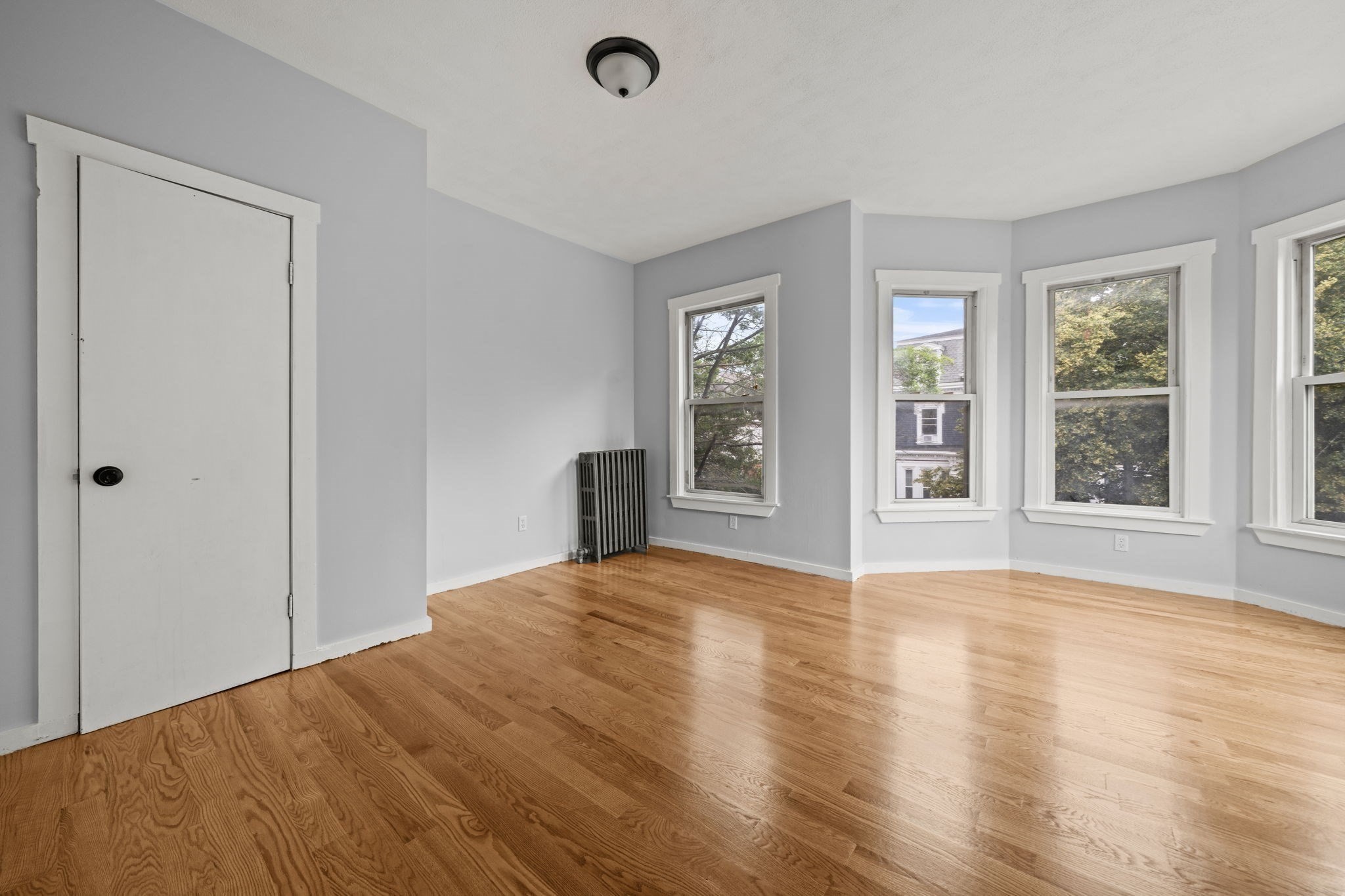162 Washington St Property Photo 6