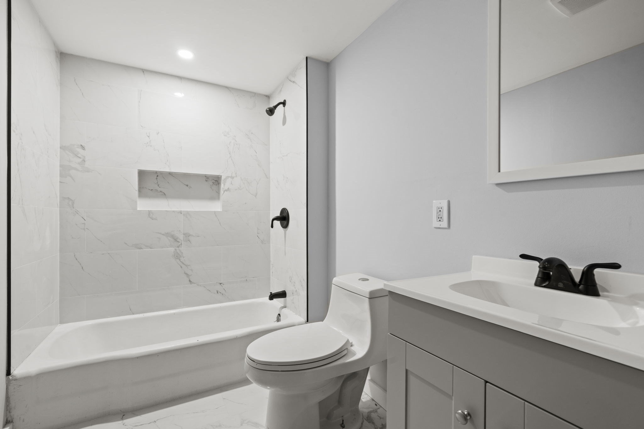 162 Washington St Property Photo 34
