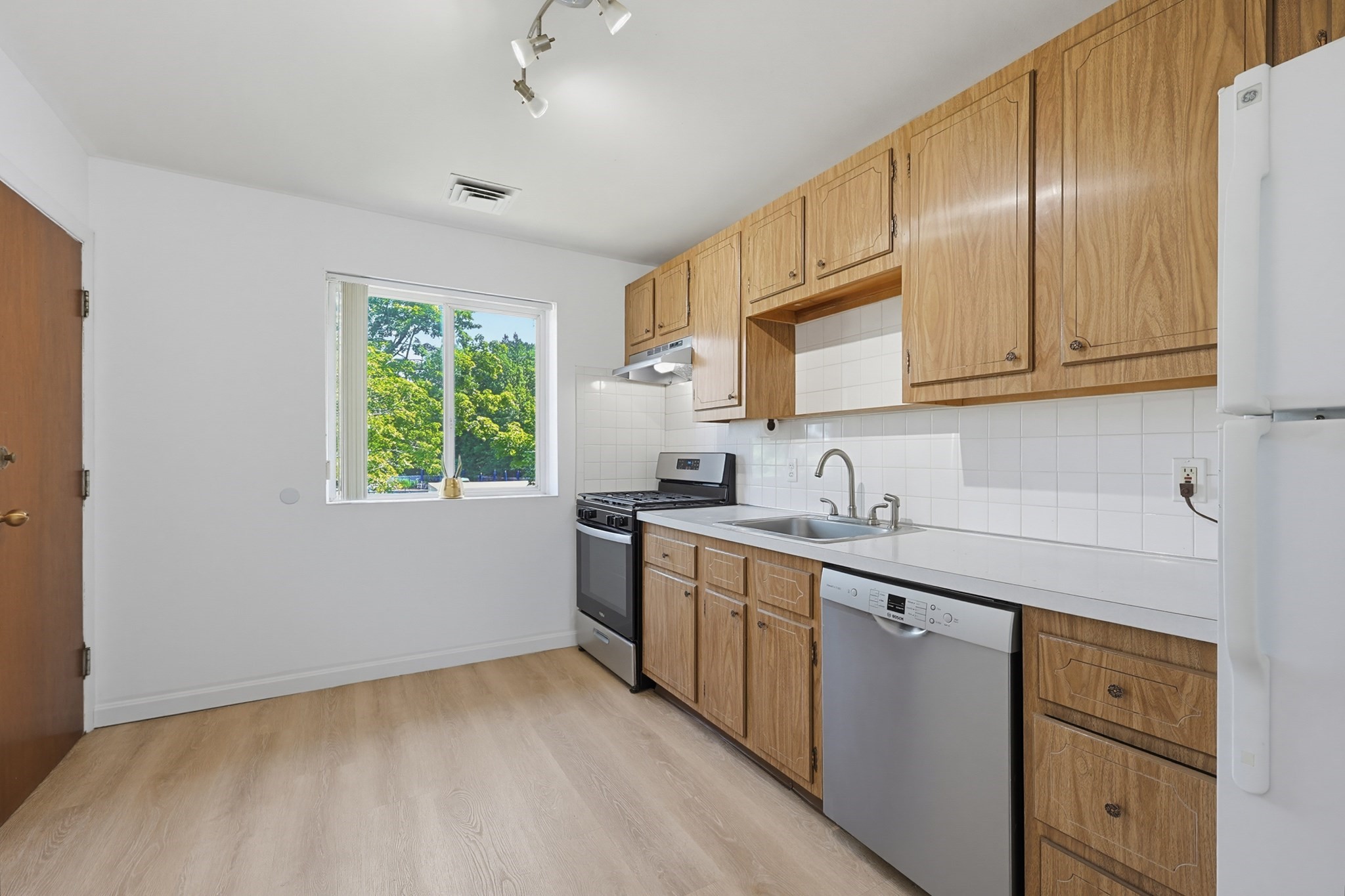 31 Bayberry Dr # 4 Property Photo 13