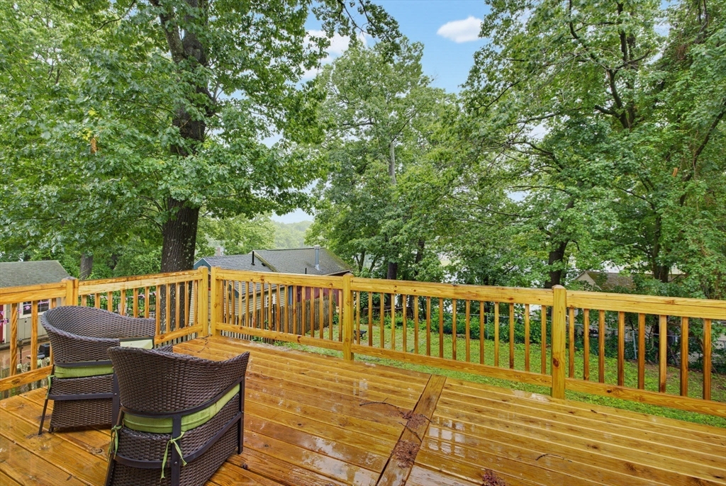 109 N Lake Ave Property Photo 23