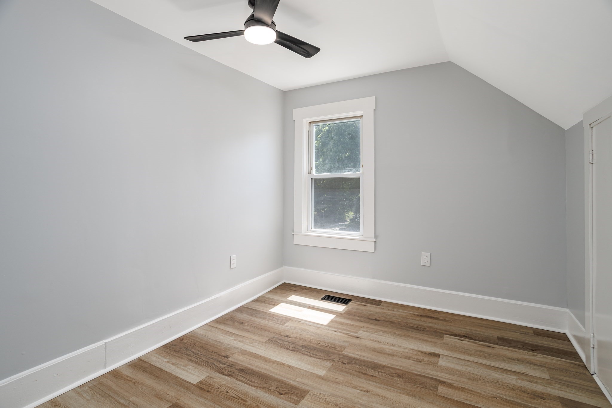 38 Cottage Street Property Photo 23
