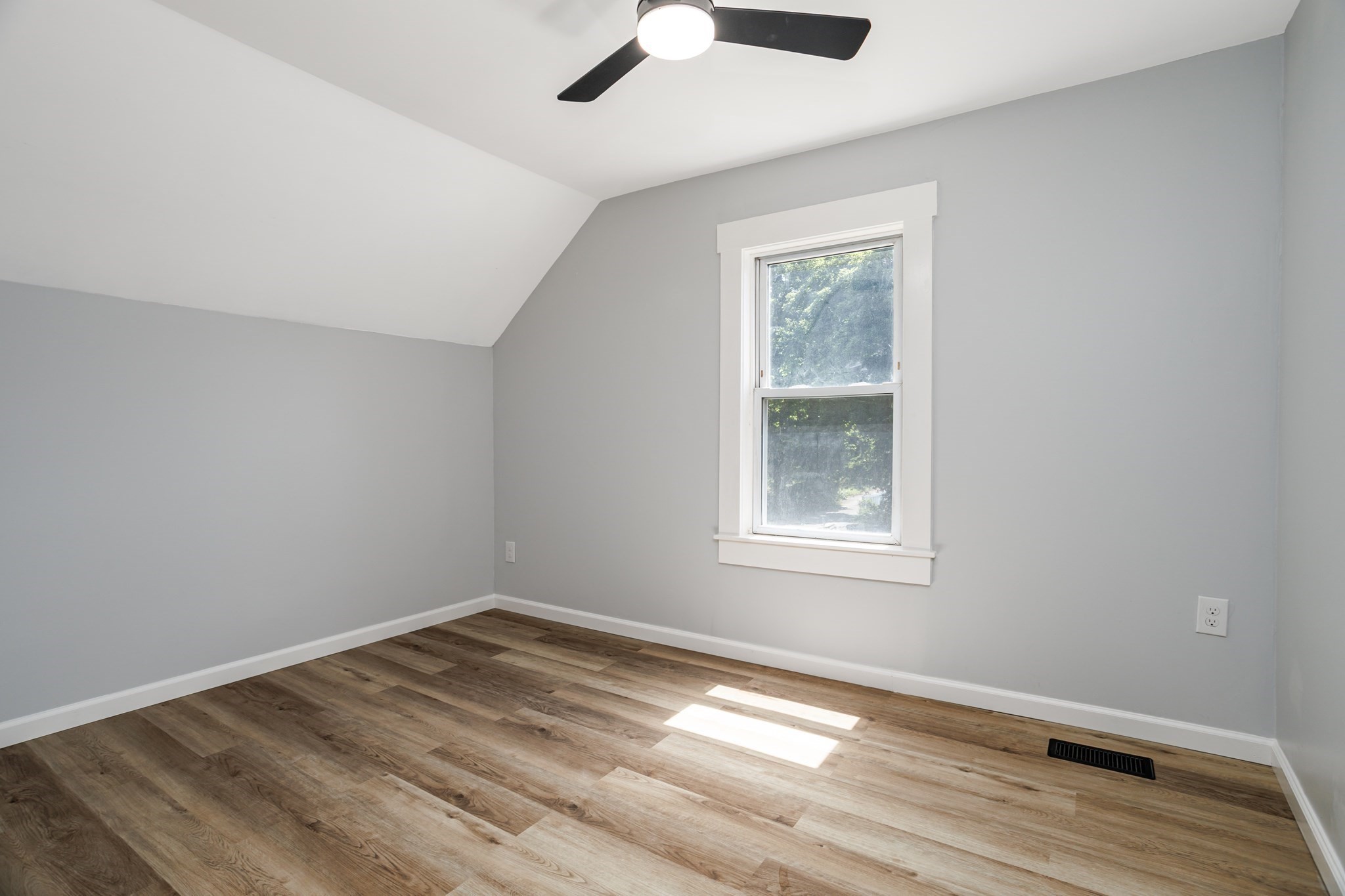 38 Cottage Street Property Photo 24