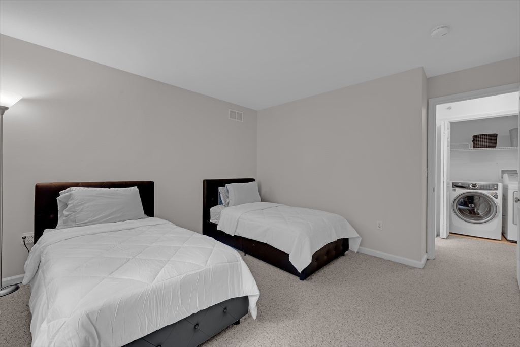 27 Robert Cir # 27 Property Photo 21