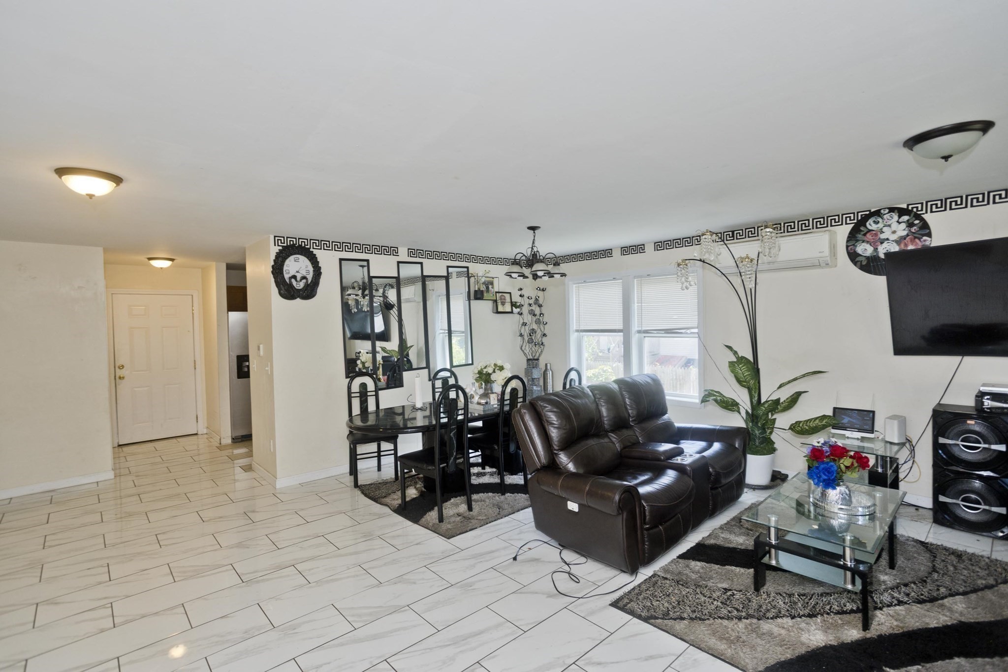 175 Bloomfield Street Property Photo 3