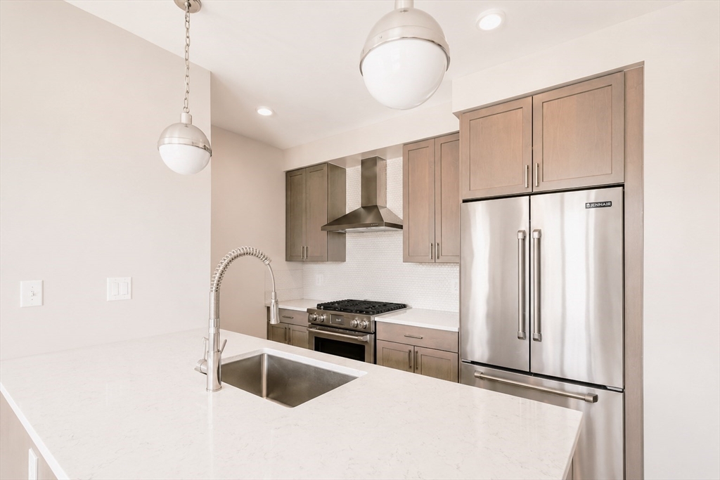 1650 Commonwealth Ave # 302 Property Photo 6