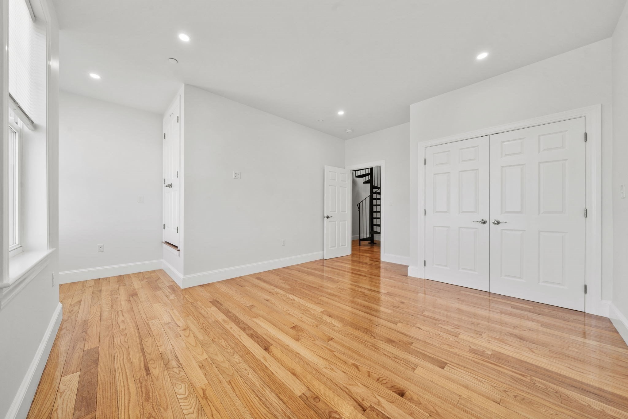 79 Temple St # 2 Property Photo 14