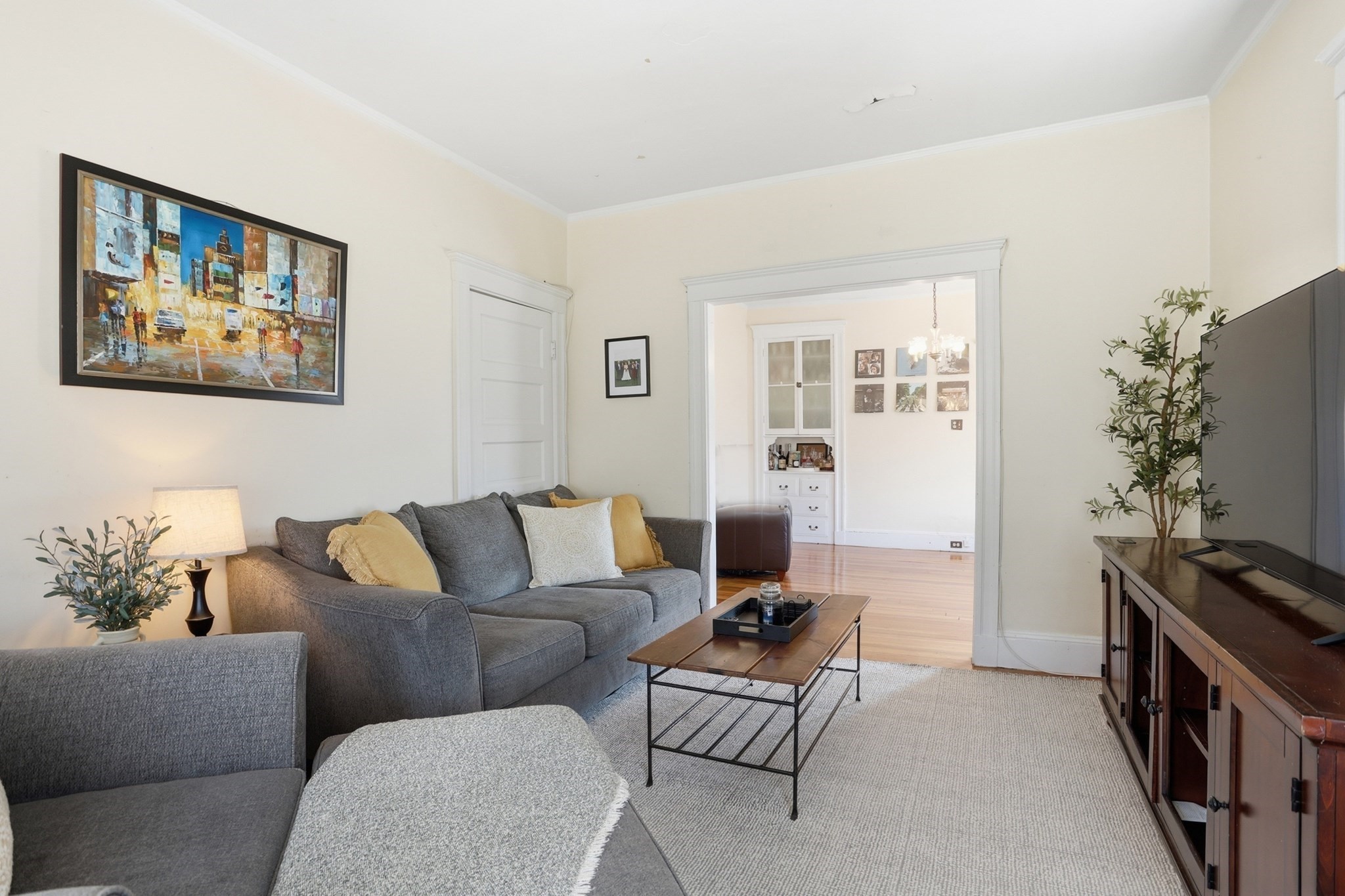 320 Fellsway West Property Photo 4