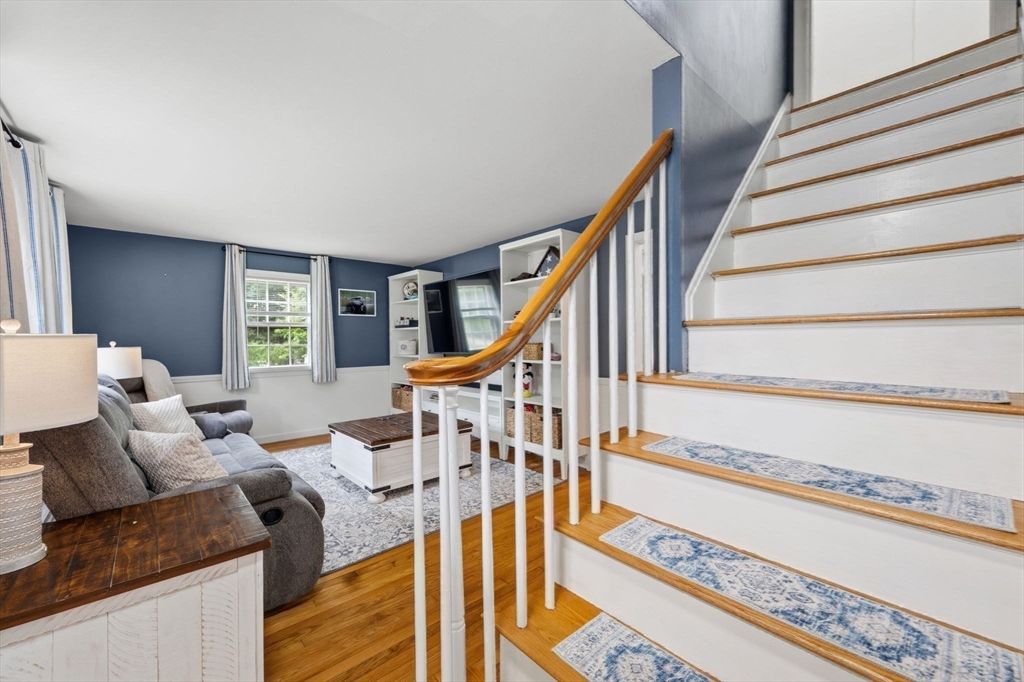 544 Spring St Property Photo 5