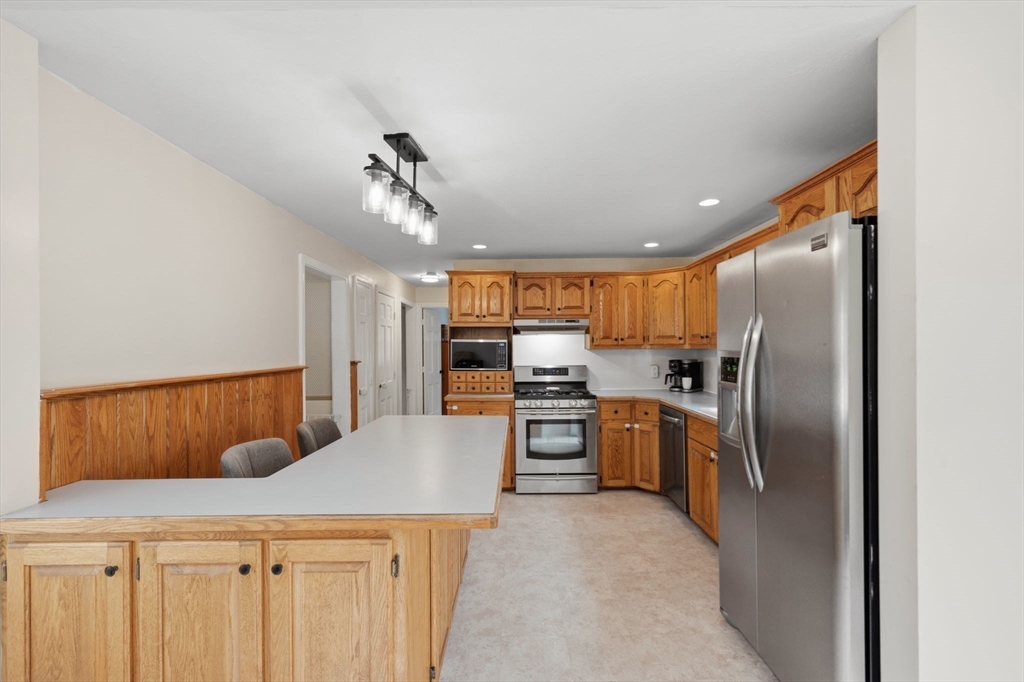 544 Spring St Property Photo 9