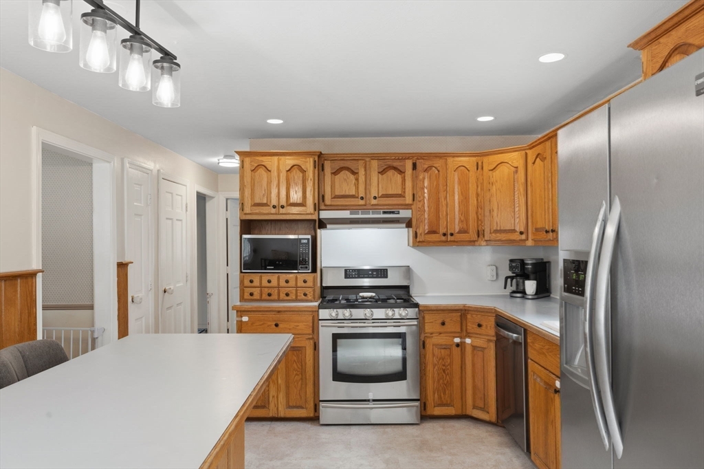 544 Spring St Property Photo 10