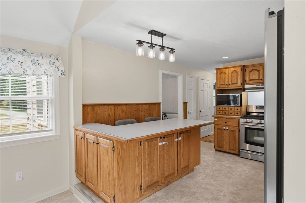544 Spring St Property Photo 12