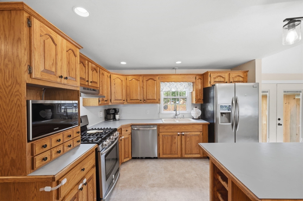 544 Spring St Property Photo 13