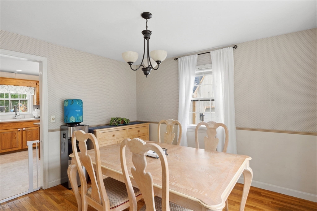 544 Spring St Property Photo 16