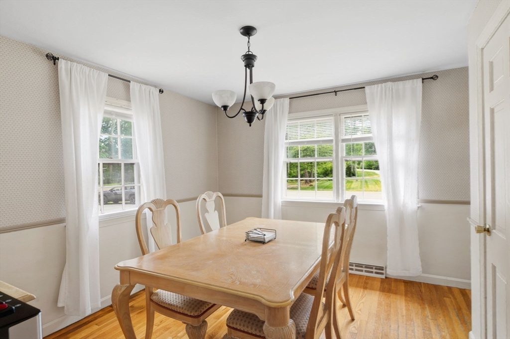 544 Spring St Property Photo 17