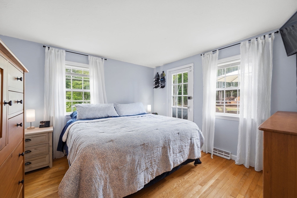 544 Spring St Property Photo 18