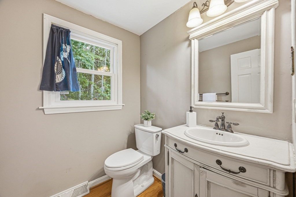 106 Colonial Drive Property Photo 12