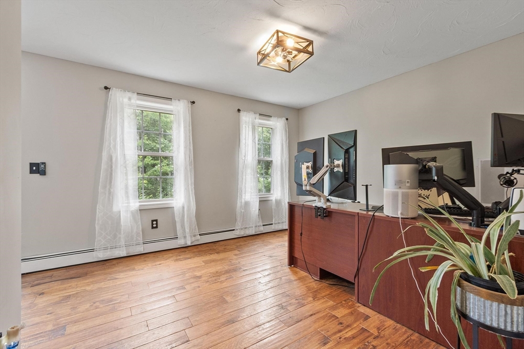 365 Benjamin St Property Photo 21