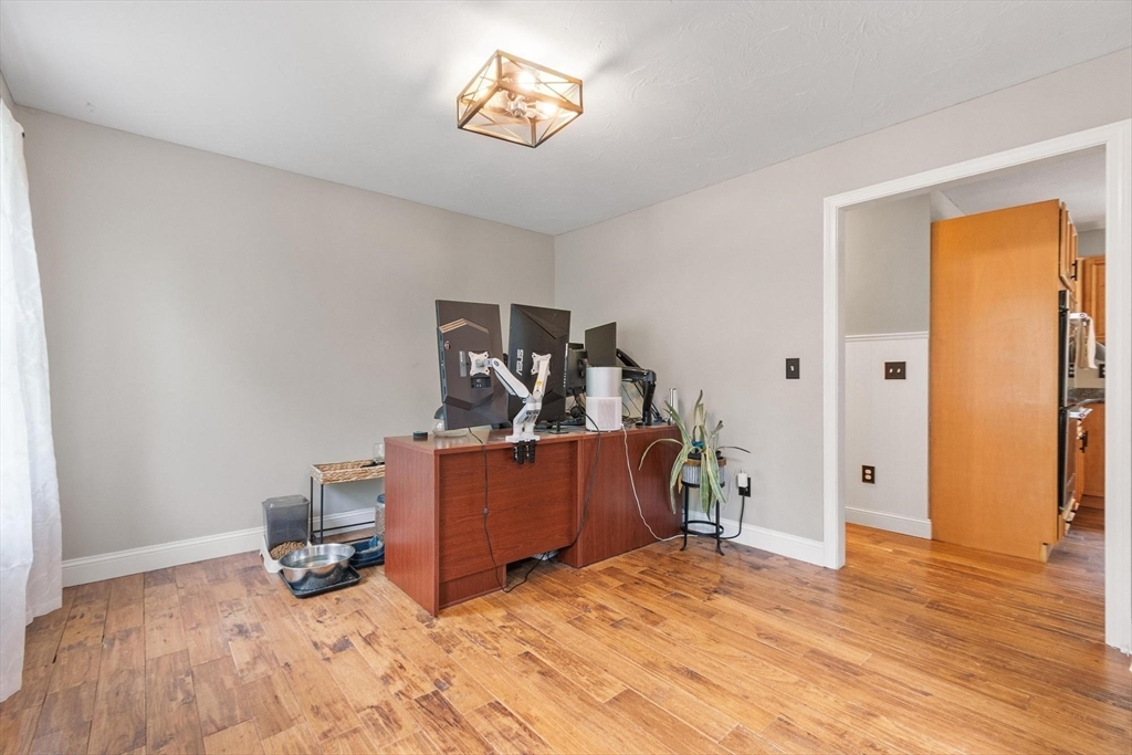 365 Benjamin St Property Photo 22