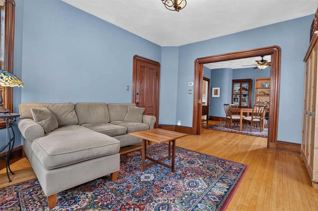 39 Burnside Ave # 2 Property Photo 4