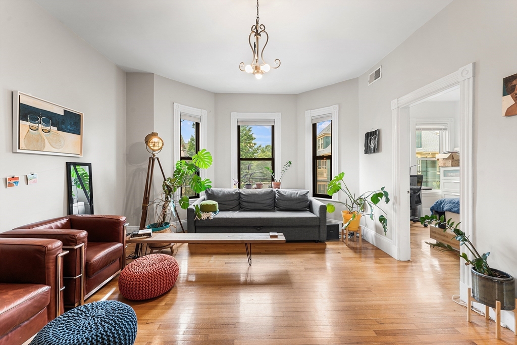40 Rockview St # 3 Property Photo 1