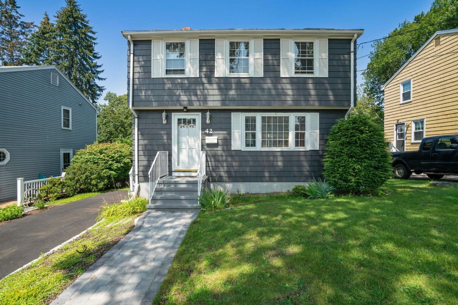 42 Rockland Ave Property Photo 1