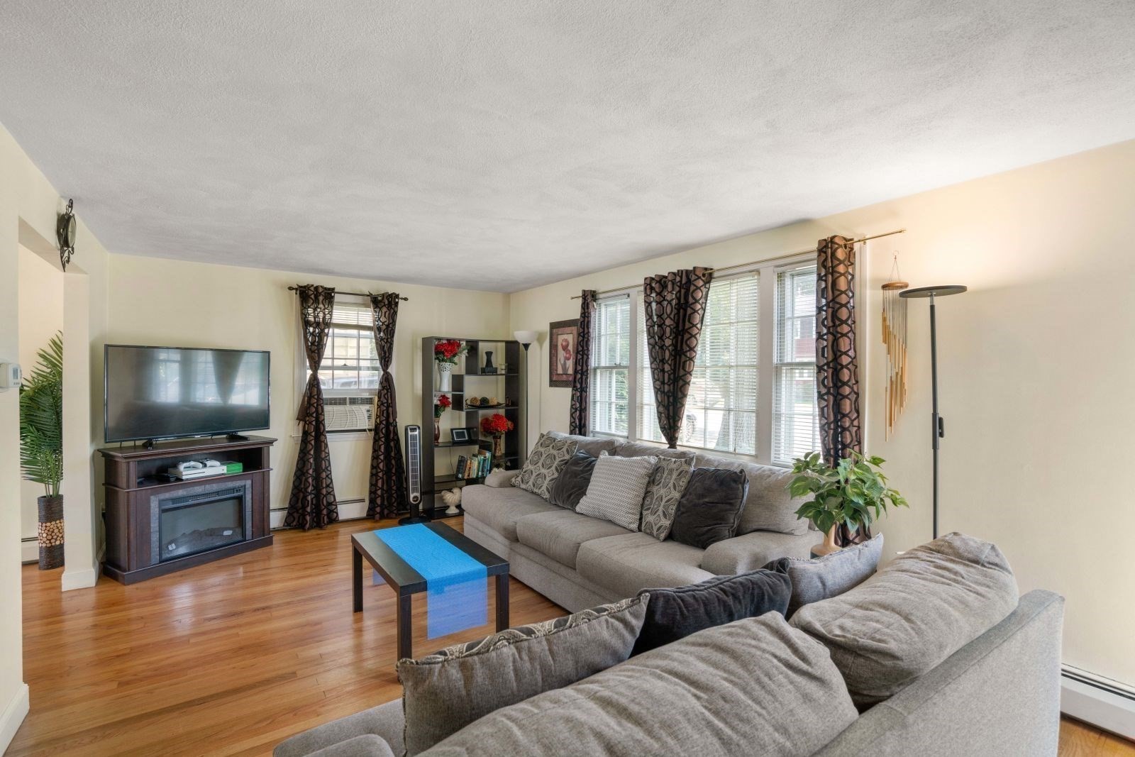 42 Rockland Ave Property Photo 6