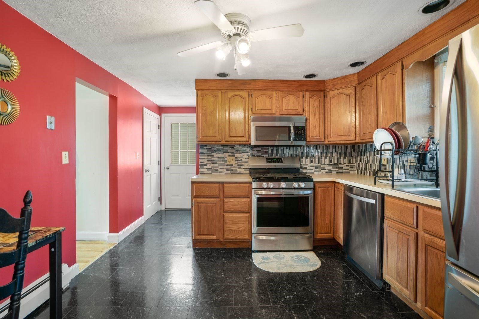 42 Rockland Ave Property Photo 8