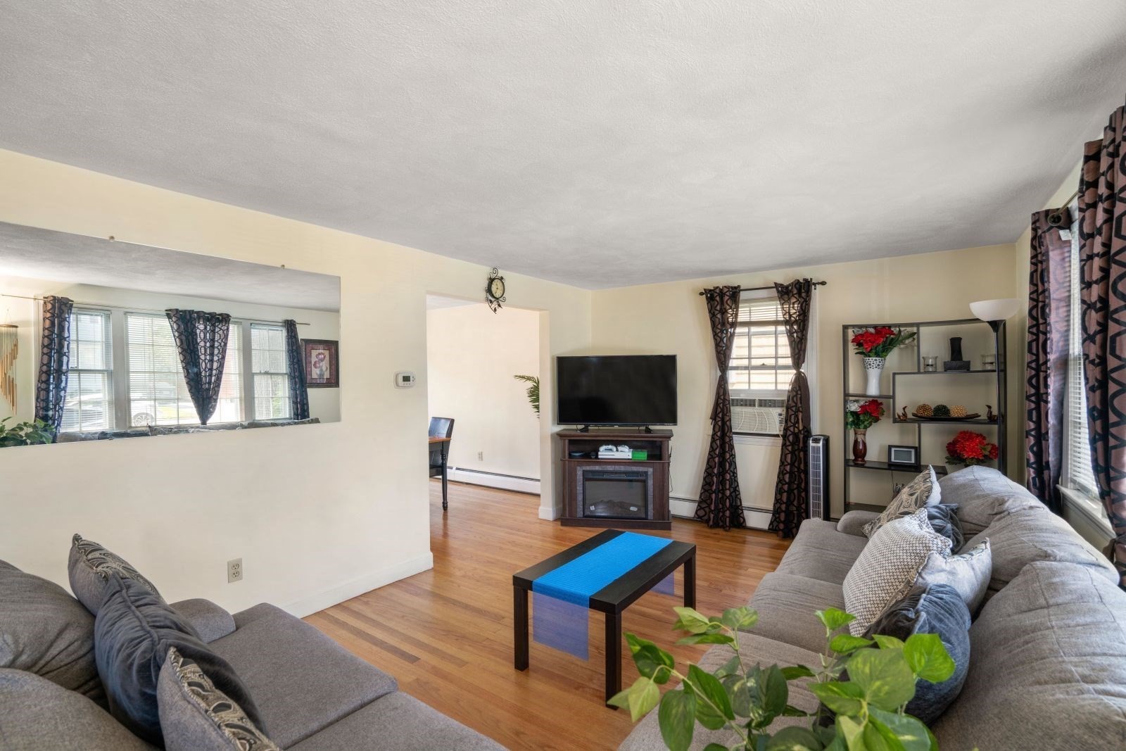 42 Rockland Ave Property Photo 14