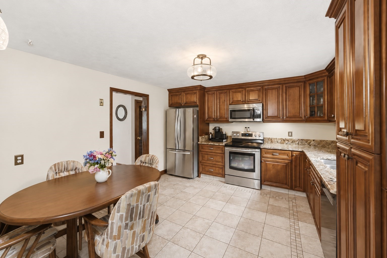3 Granite St Property Photo 4