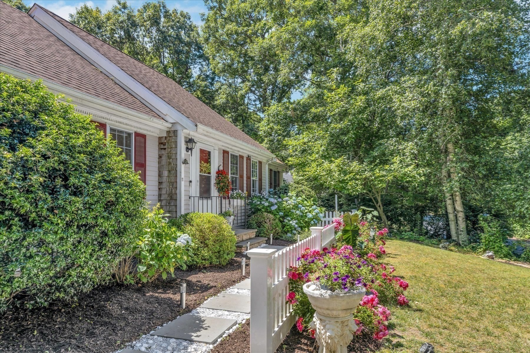 36 Helmsman Dr Property Photo 2
