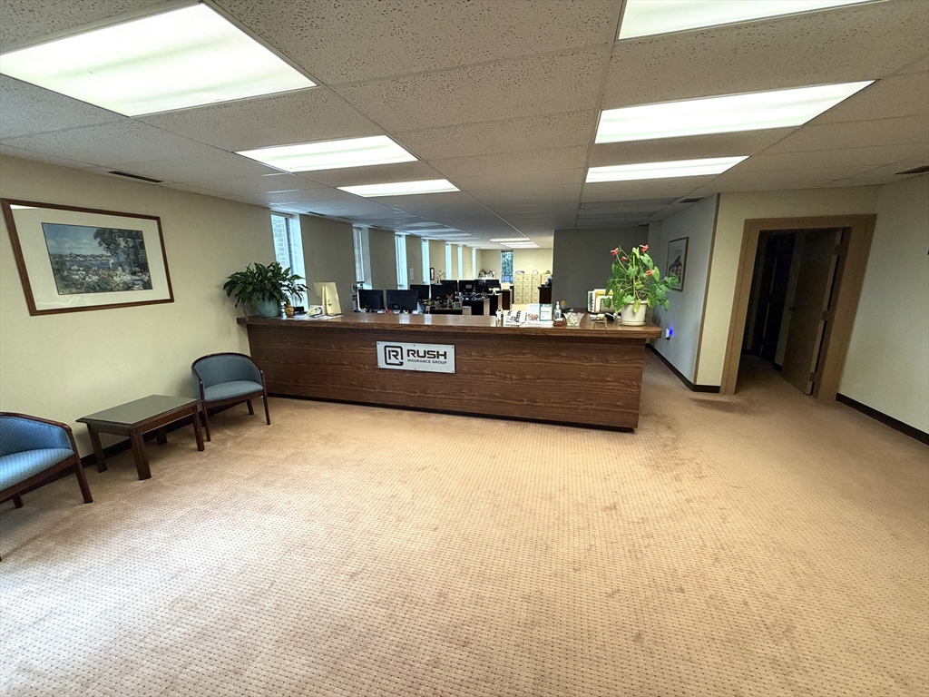 100 Main St Property Photo 3