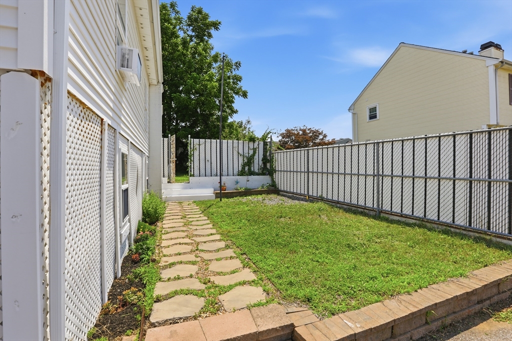 18 Glenwood St Property Photo 23