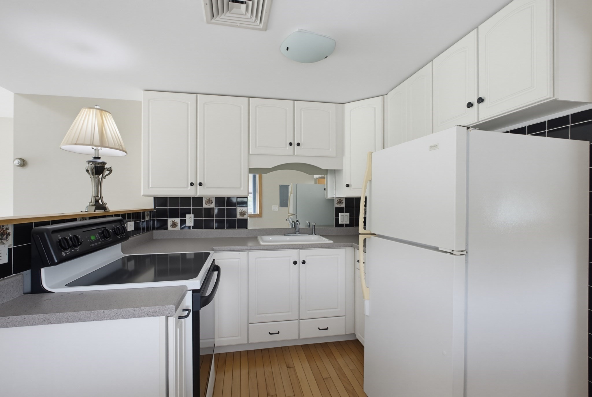 113 Summer St Property Photo 25