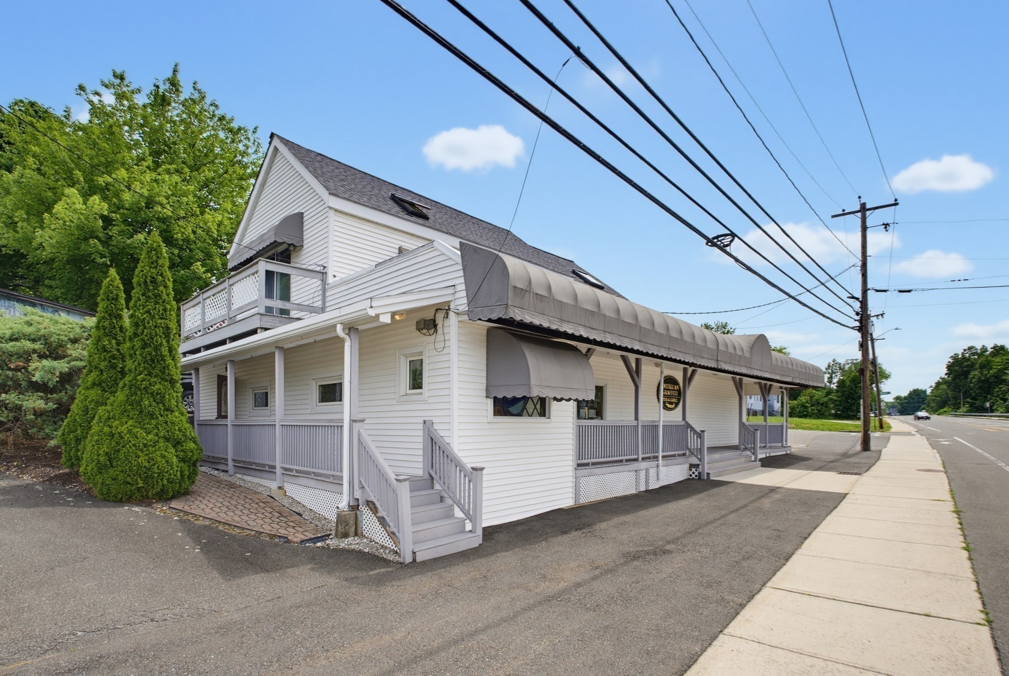 113 Summer St Property Photo 28