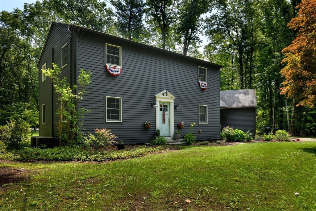 1662 Wachusett St Property Photo 3