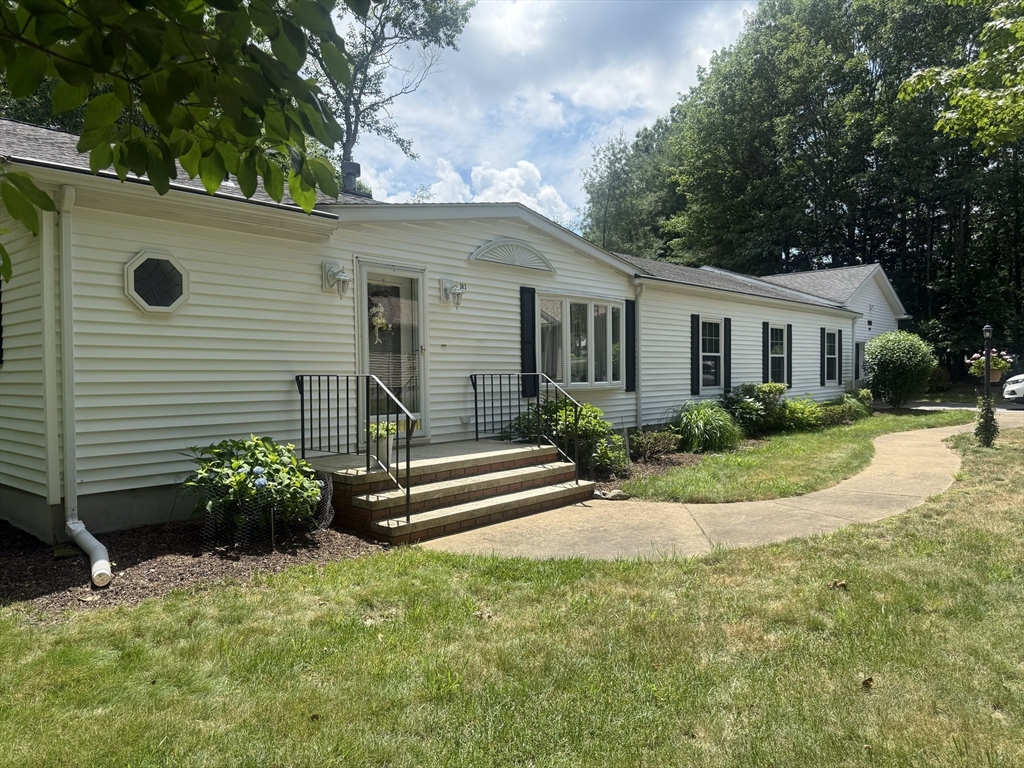 303 Blueberry Circle Property Photo 1